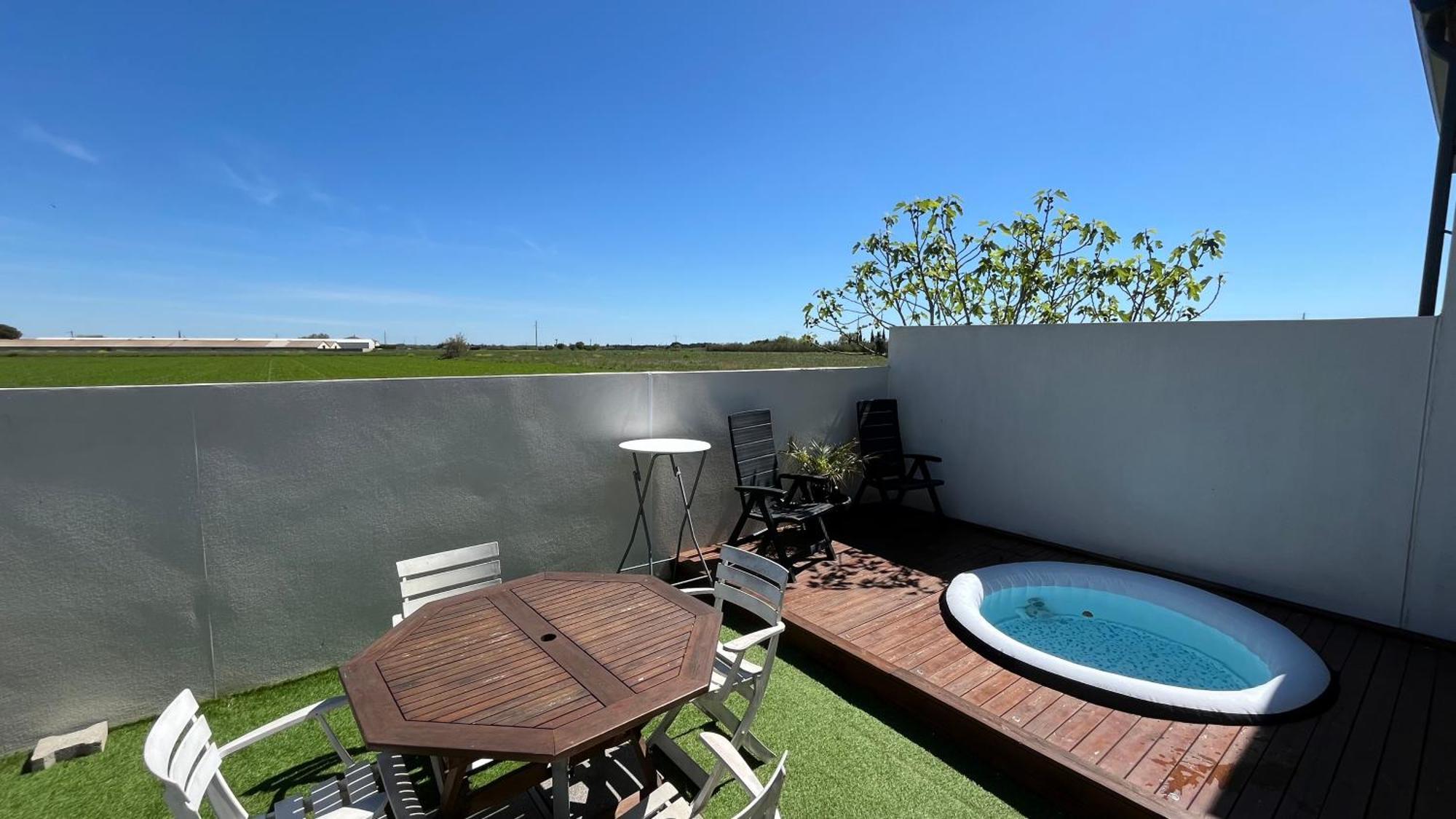 Appartement Avec Spa-Avril A Sept-Camargue 4 Personnes Saint-Laurent-dʼAigouze Exteriér fotografie